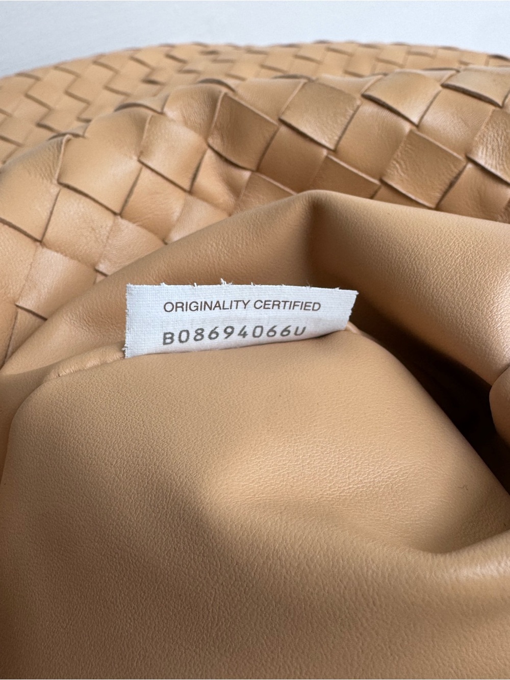 Bottega Veneta Tan Intrecciato Woven Hobo Shoulder Bag - Picture 4 of 8